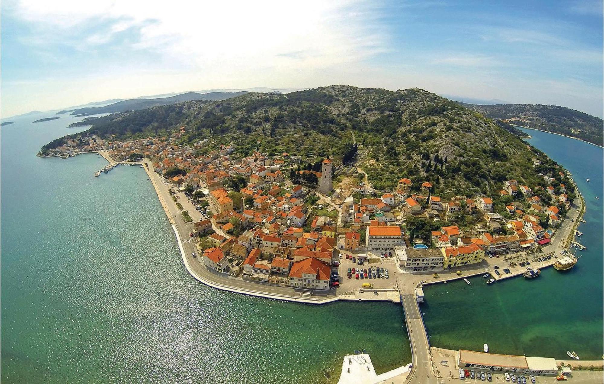 Gorgeous Apartment In Tisno With Kitchen Eksteriør billede