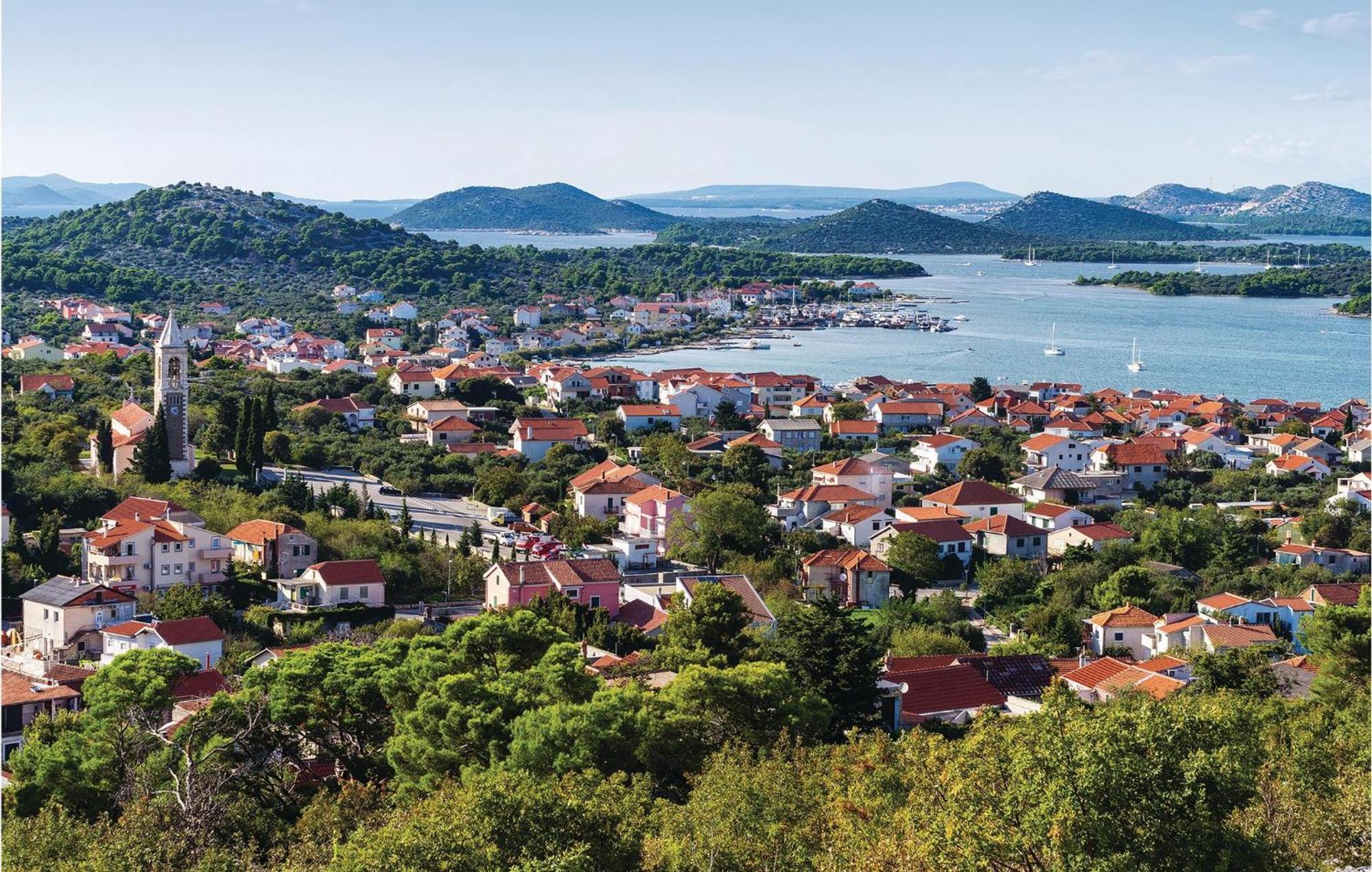 Gorgeous Apartment In Tisno With Kitchen Eksteriør billede